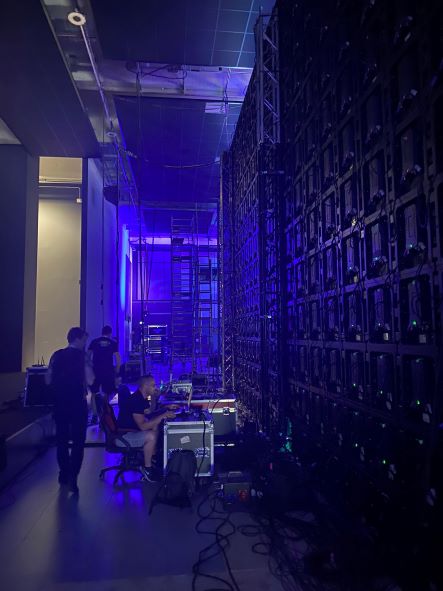 Photo des coulisses de la conférence par Pieter Hanssens