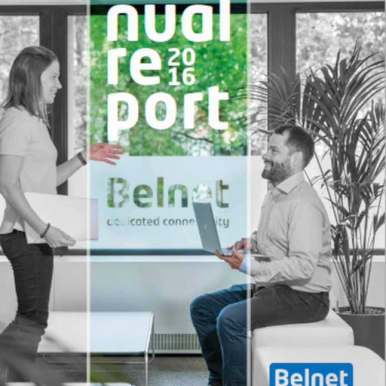 Cover of the 2016 annual report. A woman is standing and talking with a man sitting on a bench. They are at the reception of Belnet.
