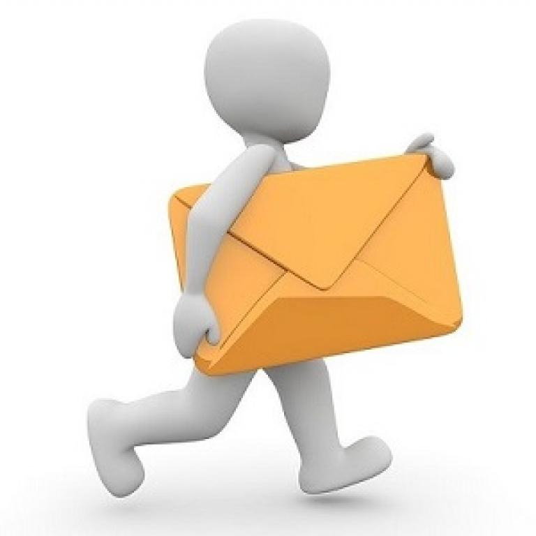 a little caracter wears a big envelop