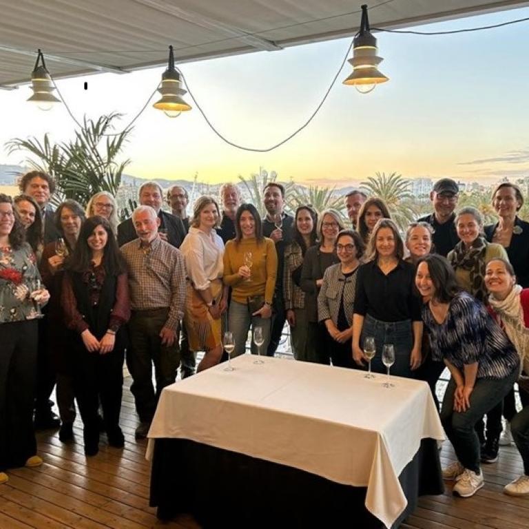 Photo du groupe de personnes ayant assisté à l'Assemblée générale de l'EOSC à Barcelone