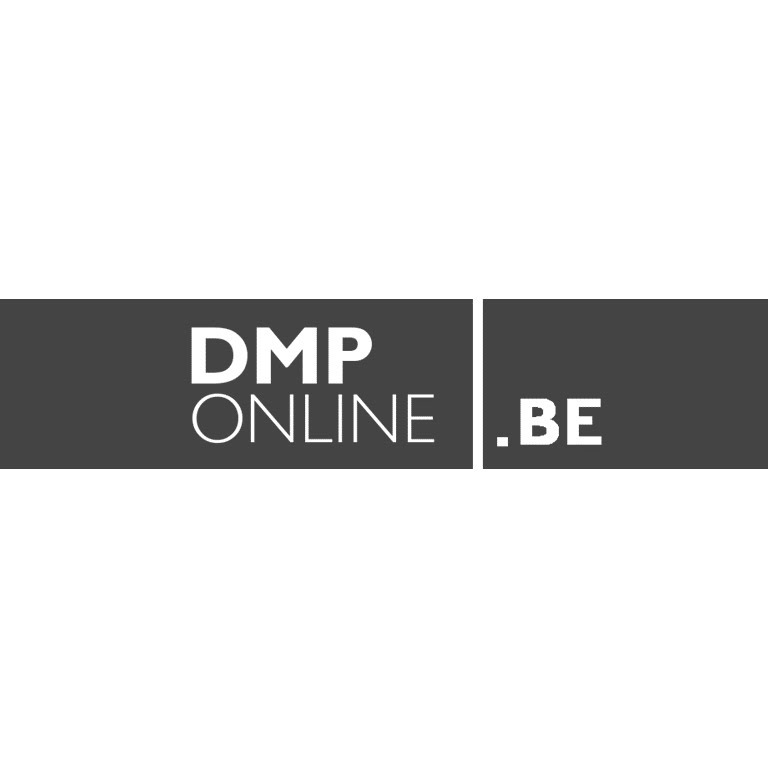 The logo of DMPonline.be consists of a black background with DMP online written on it in white capital letters. To the right is a vertical white bar and to the right of the bar is dot be.